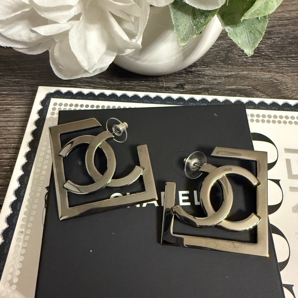 Chanel XL Oversized Grey CC Logo Square Hoop Statement Earrings - Picture 1 of 10